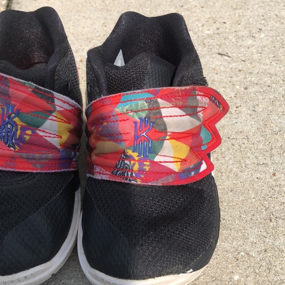 Nike Kyrie Irving Velcro toddler shoes - Picture 2 of 7